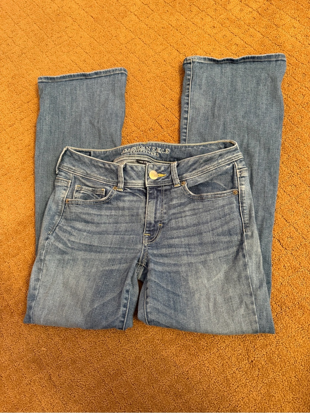 American Eagle Outfitters Medium Wash Kickboot Jeans Women’s 8 short